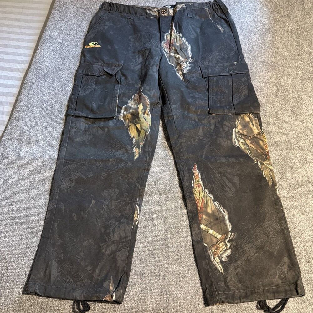 Mossy Oak Cargo Jeans Mens XL (40/42) Black Camo Stretchy Waist Outdoor Hiking